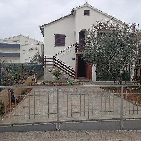 Tomas,,,spacious House With Private Parking,terrace,5g Internet,,,,, *