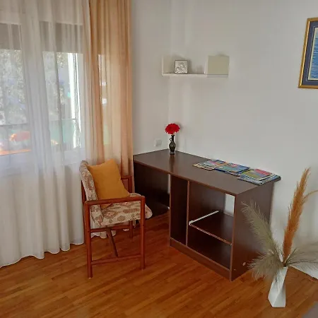 Tomas,,,spacious House With Private Parking,terrace,5g Internet,,,,, Lägenhet Zadar
